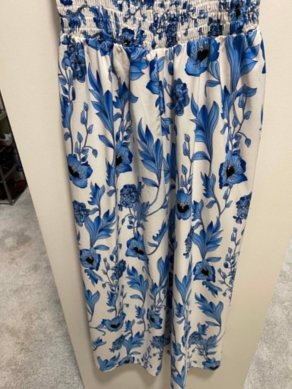 NWOT Sz L Blue and White Floral Smocked Maxi Dress - Picture 5 of 7
